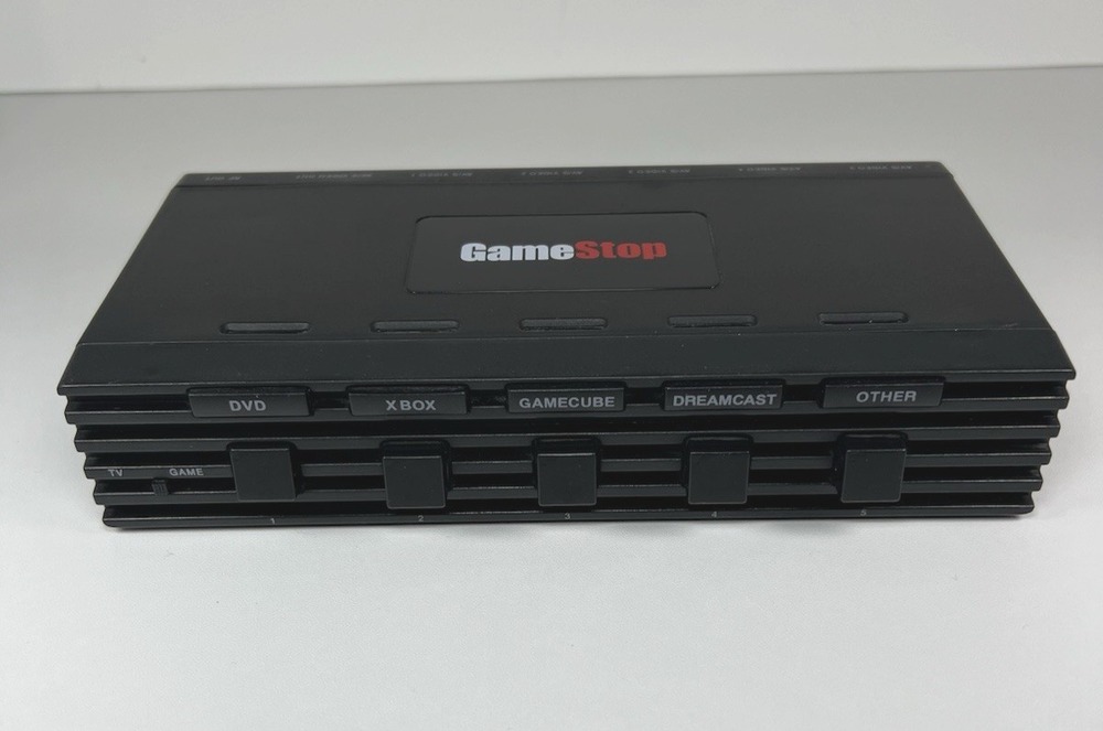 GameStop BB-176 S-Video and Composite Switch 5 inputs 1 output Tested Working